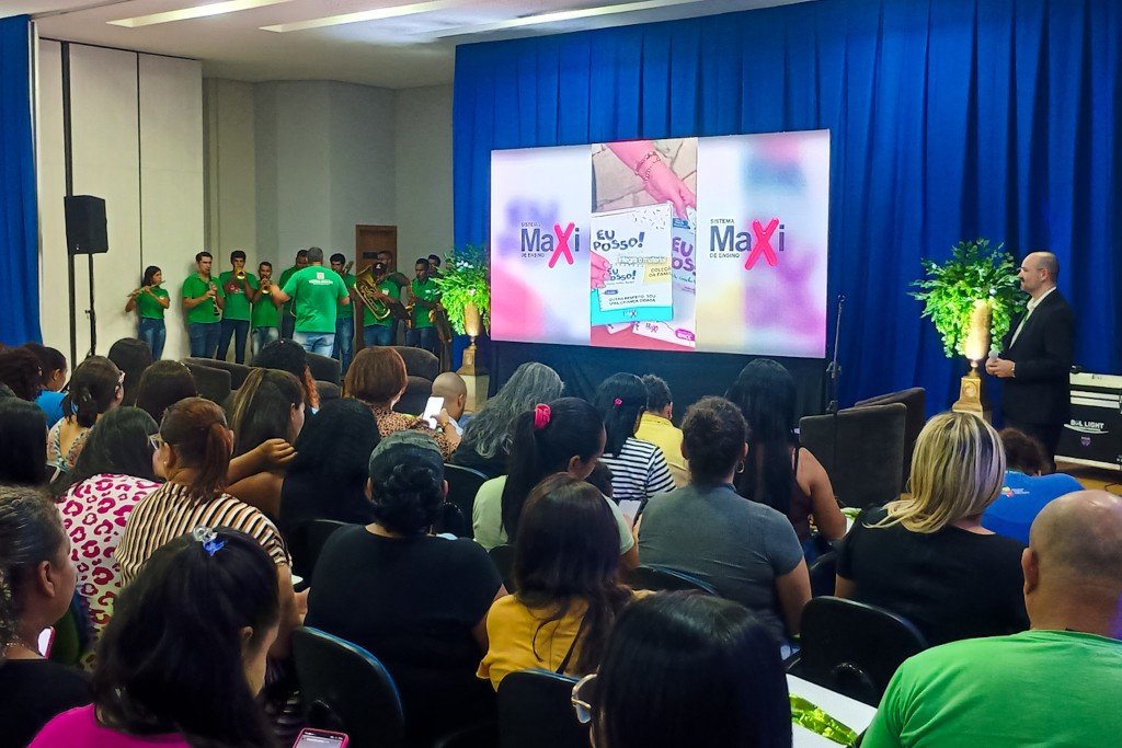 Iniciativa inédita leva material de escolas particulares à rede pública de VG