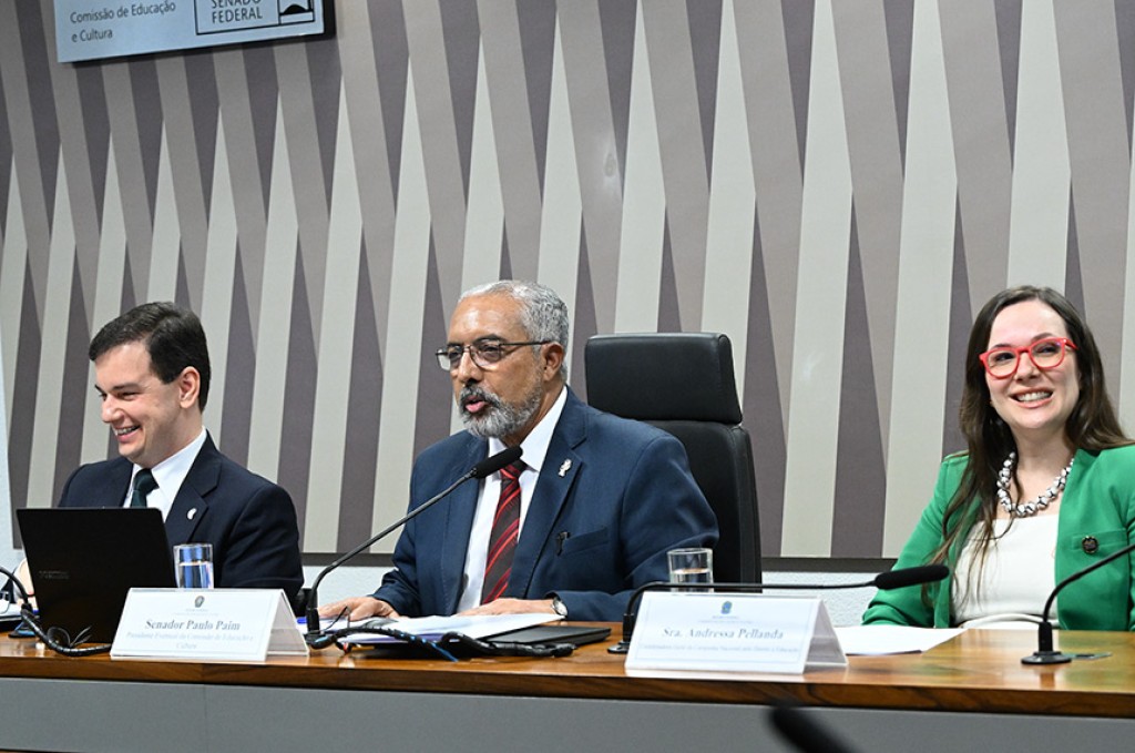 Cooperação fortalece direito à educação em países lusófonos, aponta debate