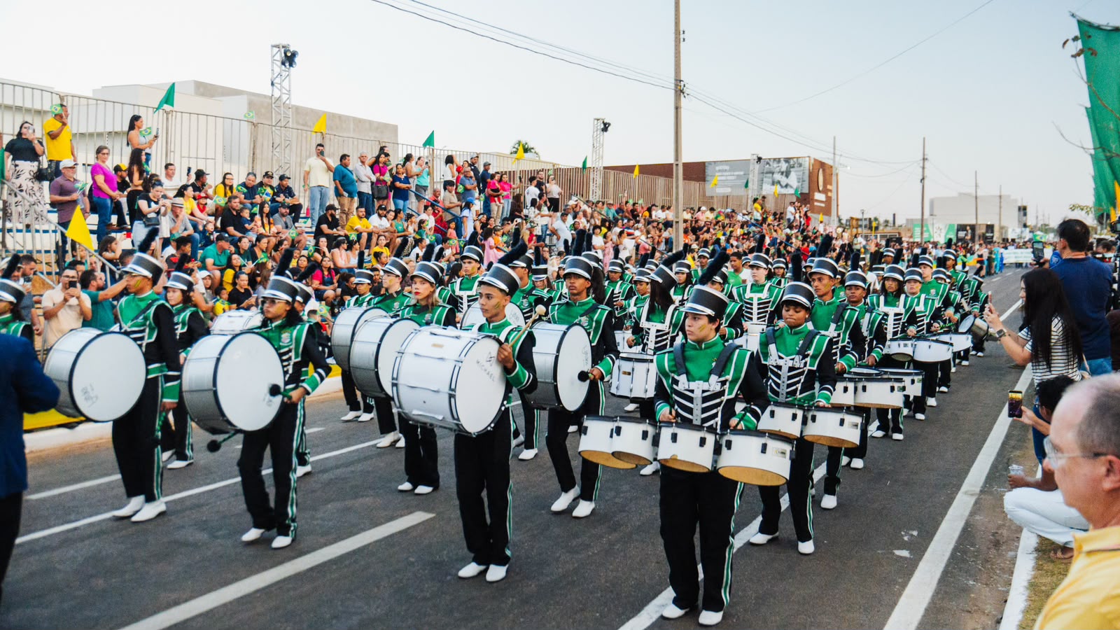 Primavera do Leste reúne milhares de pessoas no desfile cívico de 7 de Setembro